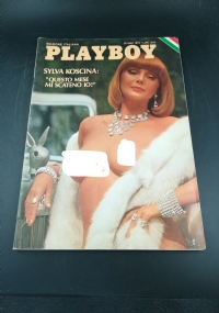 PlayMen Anno VIII Aprile 1974     Martine Beswick e Olga      Poster presente di 