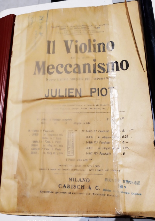 PARACADUTE E BACI di 