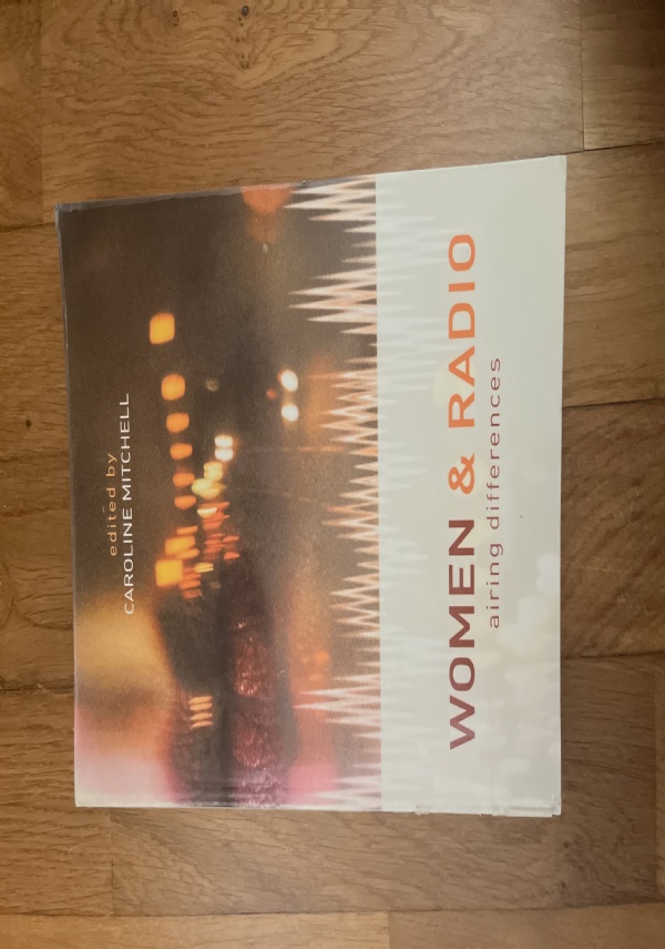 Donne in onda nel ventennio fascista. Tra modernit� e tradizione (1924-1939) di 