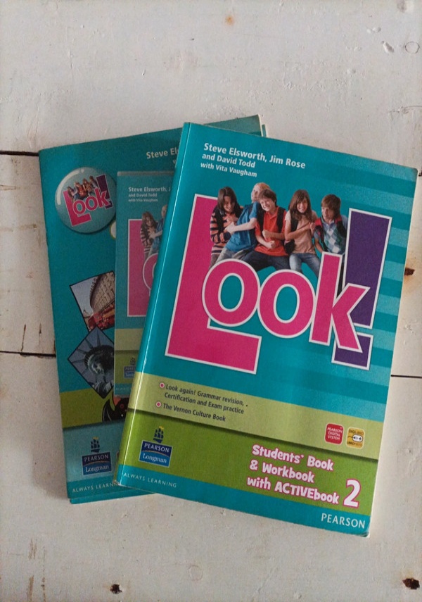 LOOK! 3 Livebook di 