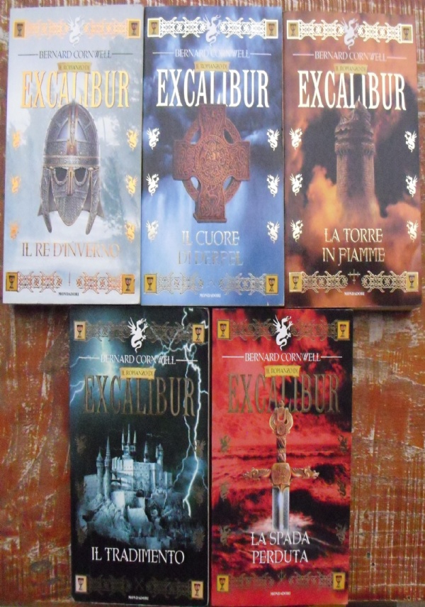 Lotto  libri romanzi storici: L�arciere di Azincourt, L�ultima fortezza (Le grandi battaglie della storia); Un cavaliere e il suo Re, L&rsquo;ultimo Re; La sfida della tigre (Sharpe); Figlia della tempesta di 