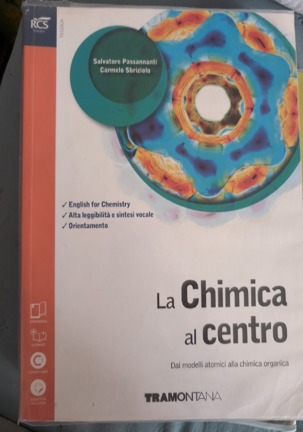 La Chimica al centro Dai fenomeni alle soluzioni di 