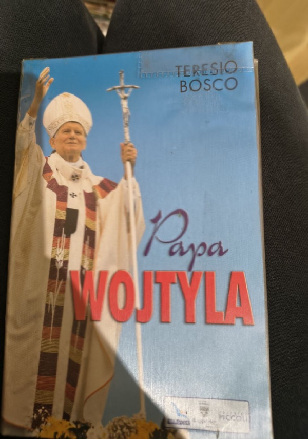 tondo come uno sbadiglio di 