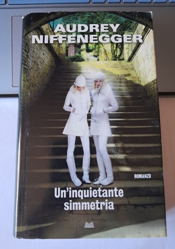 UN�INQUIETANTE SIMMETRIA di AUDREY NIFFENEGGER