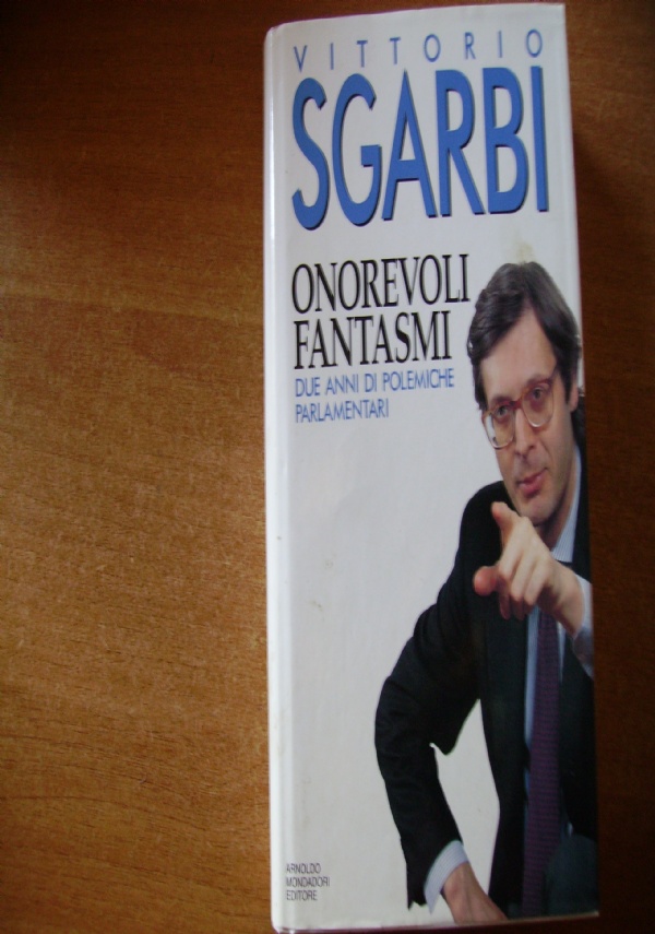 FUORI E DENTRO IL BORGO di 